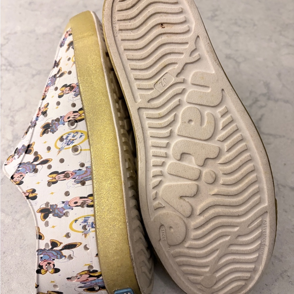 Native Kids Disney Gold and White Sneakers - Size J2 - Picture 7 of 8